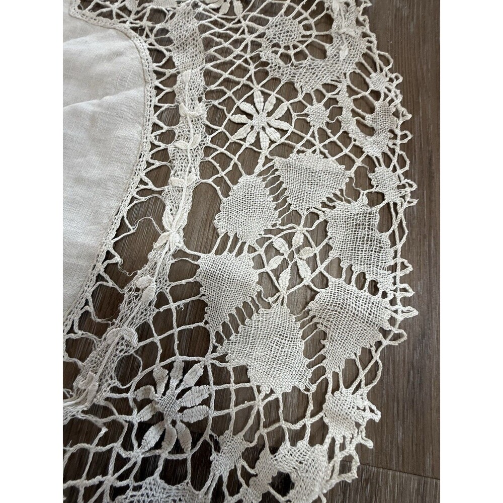Italian Burano needle lace round 32” detailed doily (#2) - Picture 11 of 11